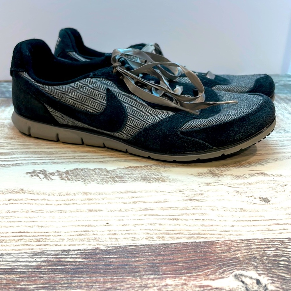 Nike Womens Eclipse 324857-002 Lace Up Low Top Black Gray Sneaker Shoes US 6